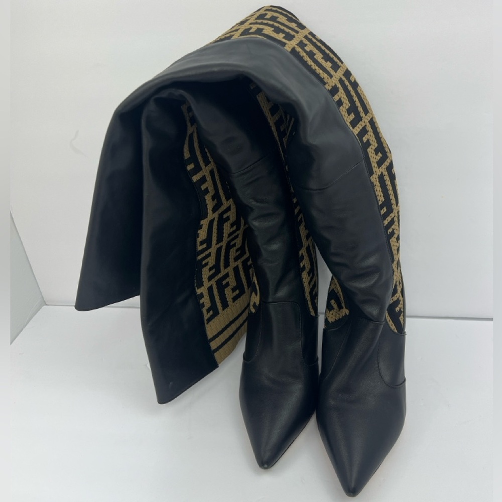 FENDI THIGH HIGH BOOTS, FENDI LOGO “FF”, ROCKOKO HEELS, COLIBRI LEATHER, SIZE 39 - Picture 6 of 17